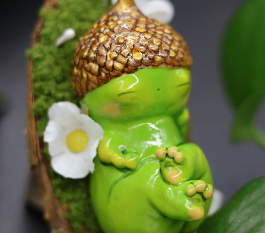 Toots the baby acorn - collectible figure